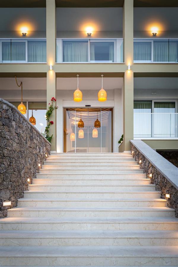 Eleals Boutique Hotel ペラマ エクステリア 写真